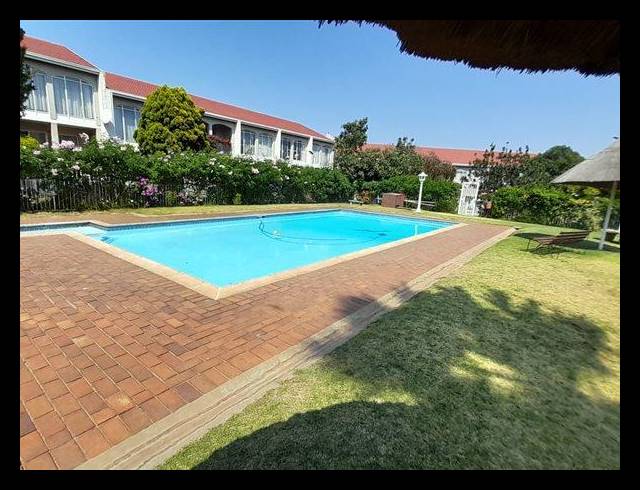 2 BEDROOM TOWNHOUSE FOR SALE IN HADDON